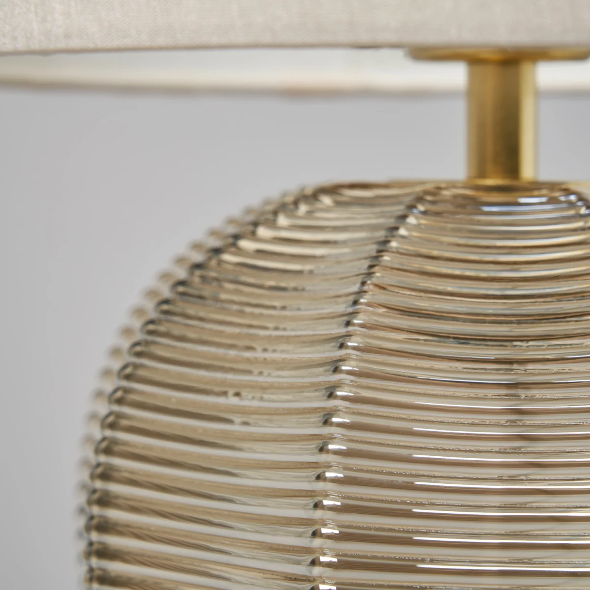 Henrietta Herringbone Glass Table Lamp - Gold – image 3