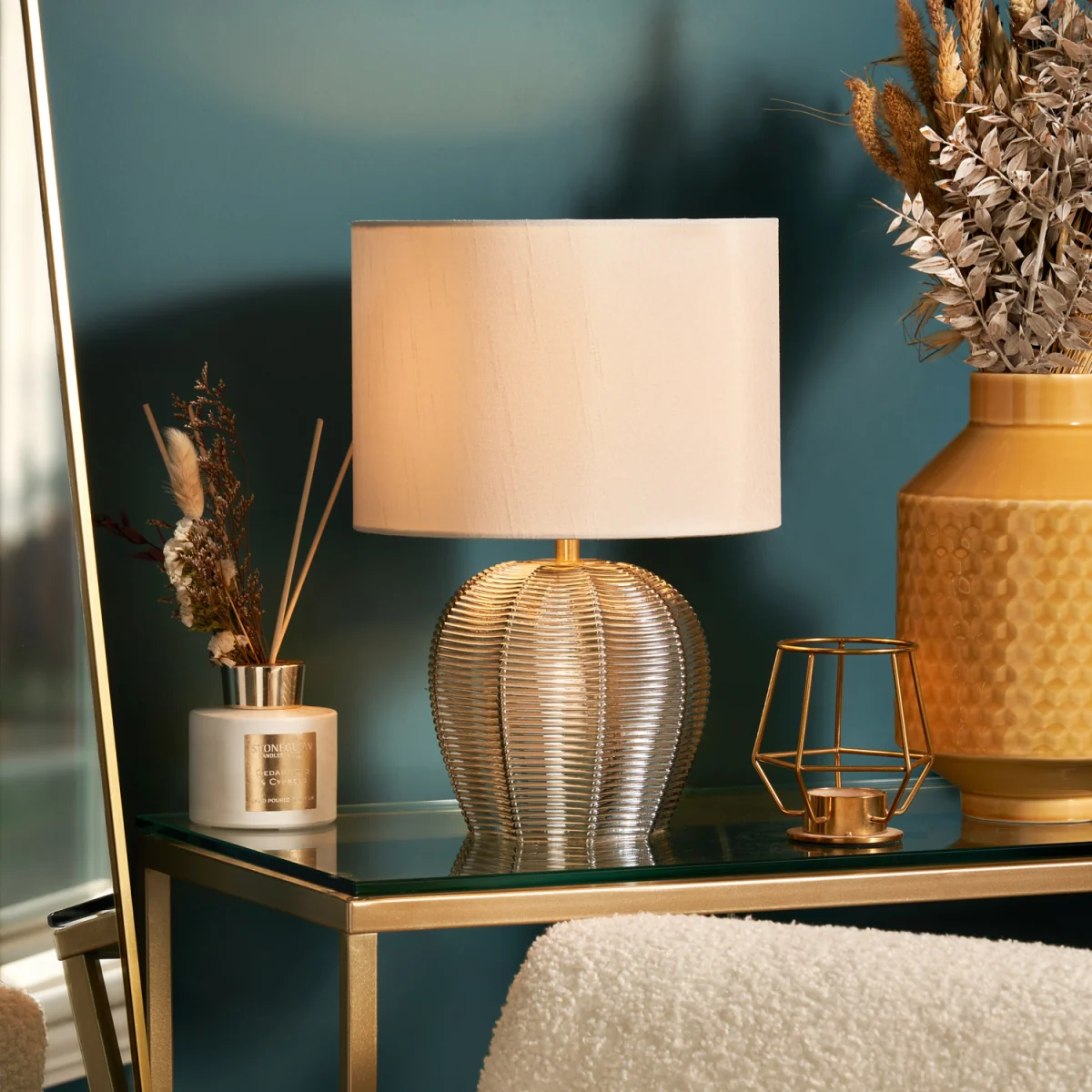 Henrietta Herringbone Glass Table Lamp - Gold – image 4