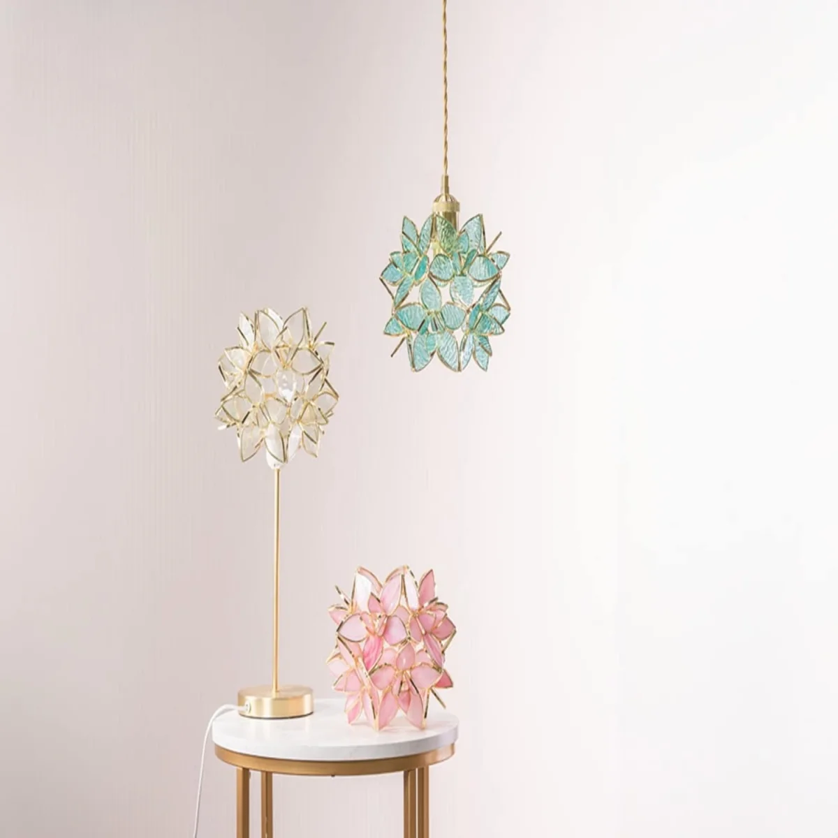 Charlie Gold Table Lamp with Flower Shade - Clear / 1.25kg – image 3
