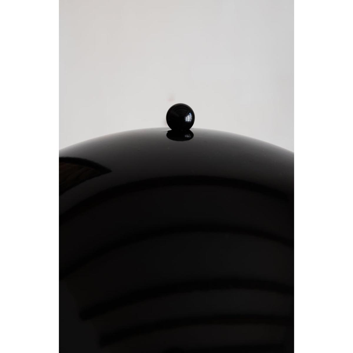 Black Wavy Retro Floor Light – image 4