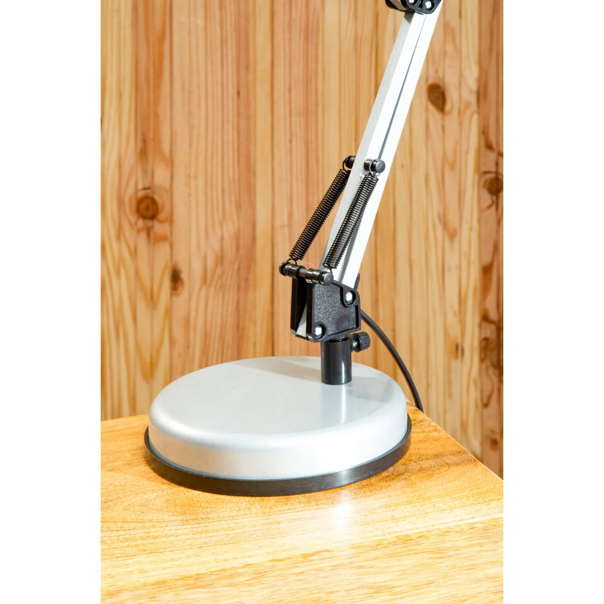 Finley Silver Desk Lamp - Silver – image 3