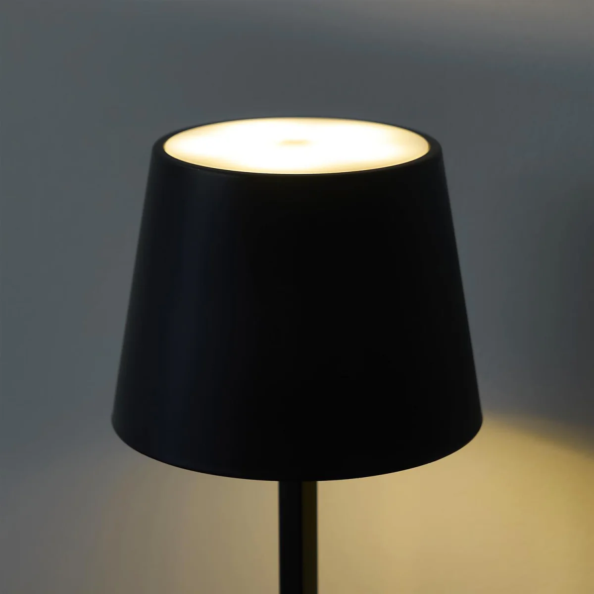 OHS Battery Operated Lamp - Black – image 3