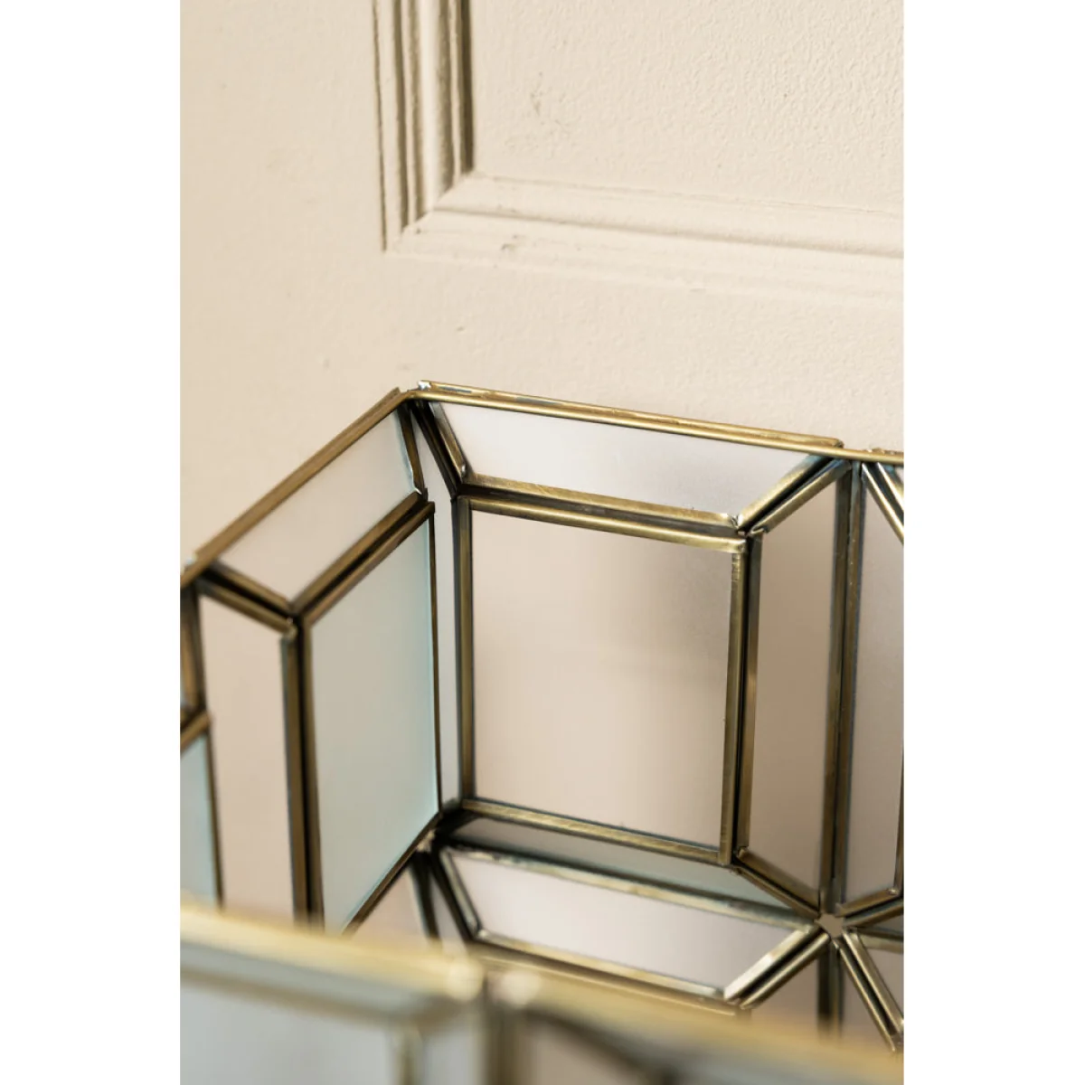 Gold Geometric Glass Table Lamp – image 2