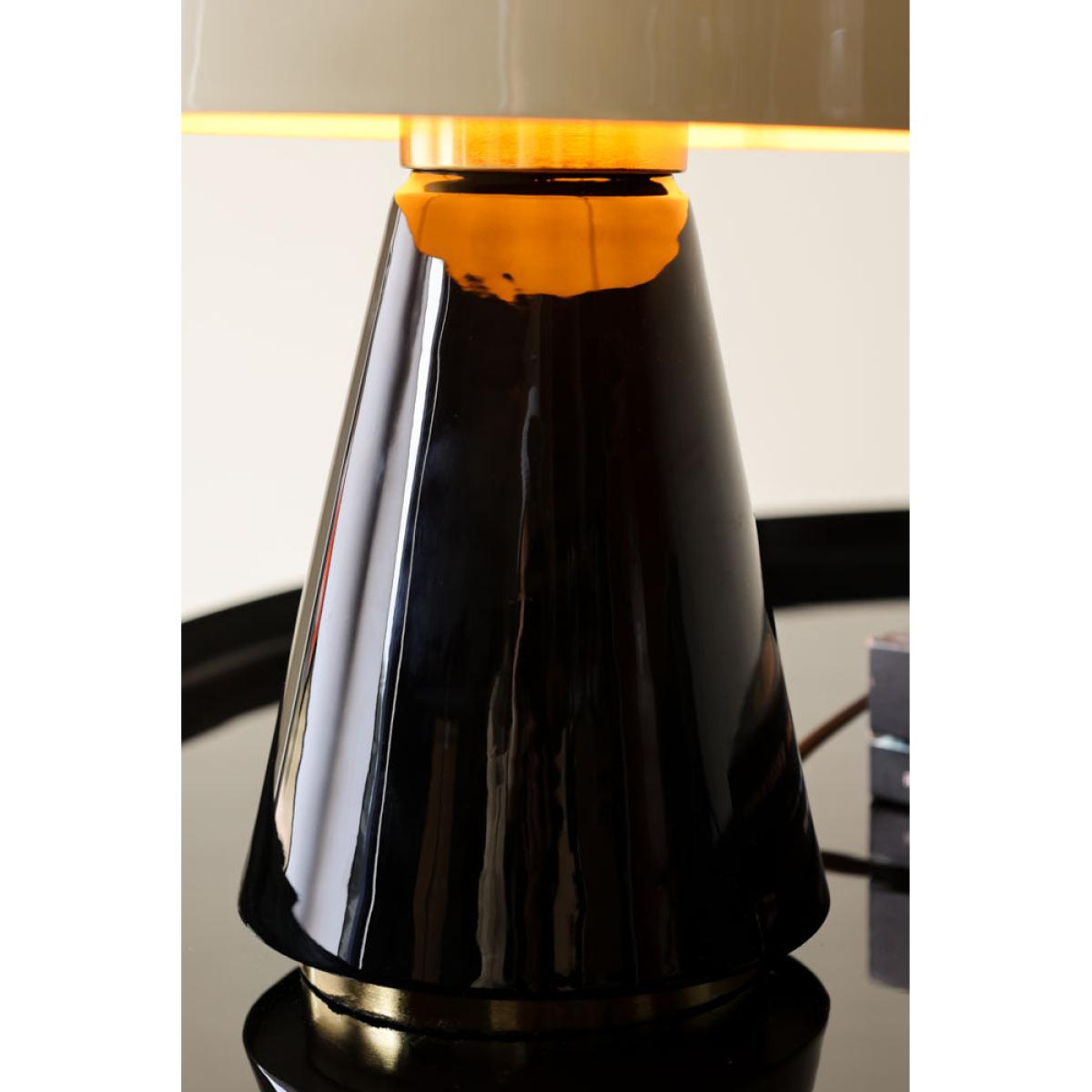 Monochrome Metal Table Lamp – image 3