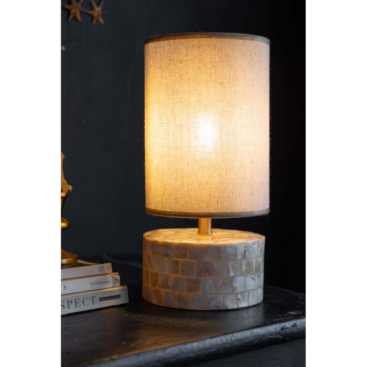 Beautiful Shell Table Lamp – image 2