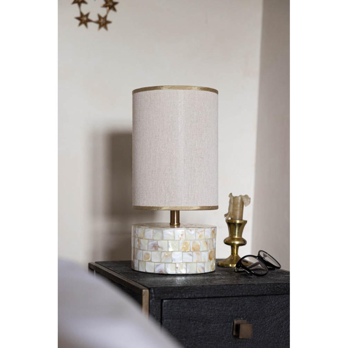 Beautiful Shell Table Lamp – image 5