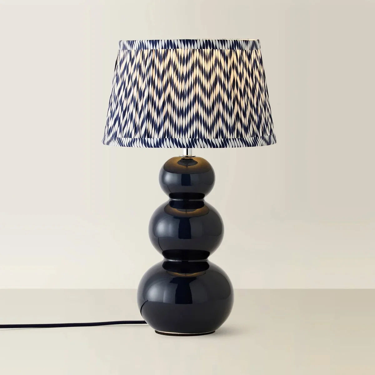 Edie Chevron Print Pleated Shade Ceramic Bobble Base Table Lamp - Navy / Yes - Navy / Yes – image 4