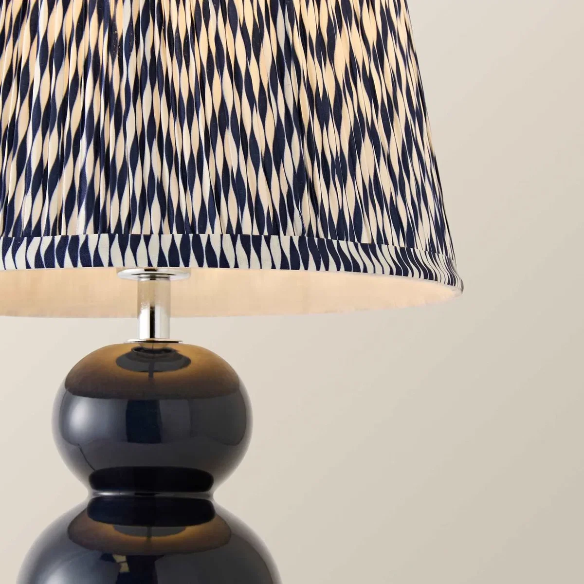 Edie Chevron Print Pleated Shade Ceramic Bobble Base Table Lamp - Navy / Yes - Navy / Yes – image 5