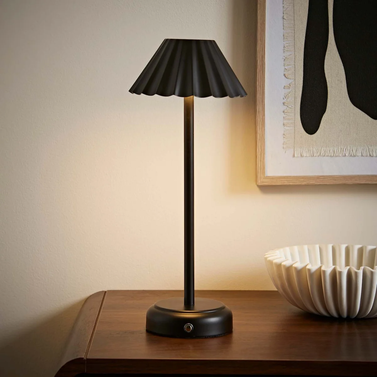 Avery Portable Rechargeable Table Lamp - Matte Black – image 3