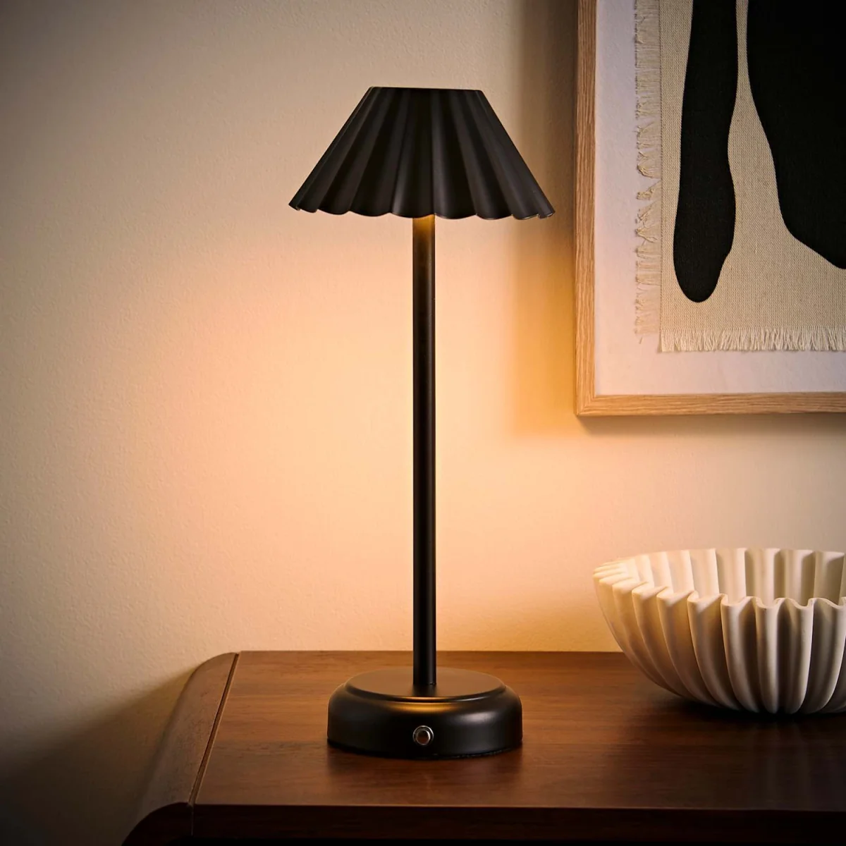 Avery Portable Rechargeable Table Lamp - Matte Black – image 4