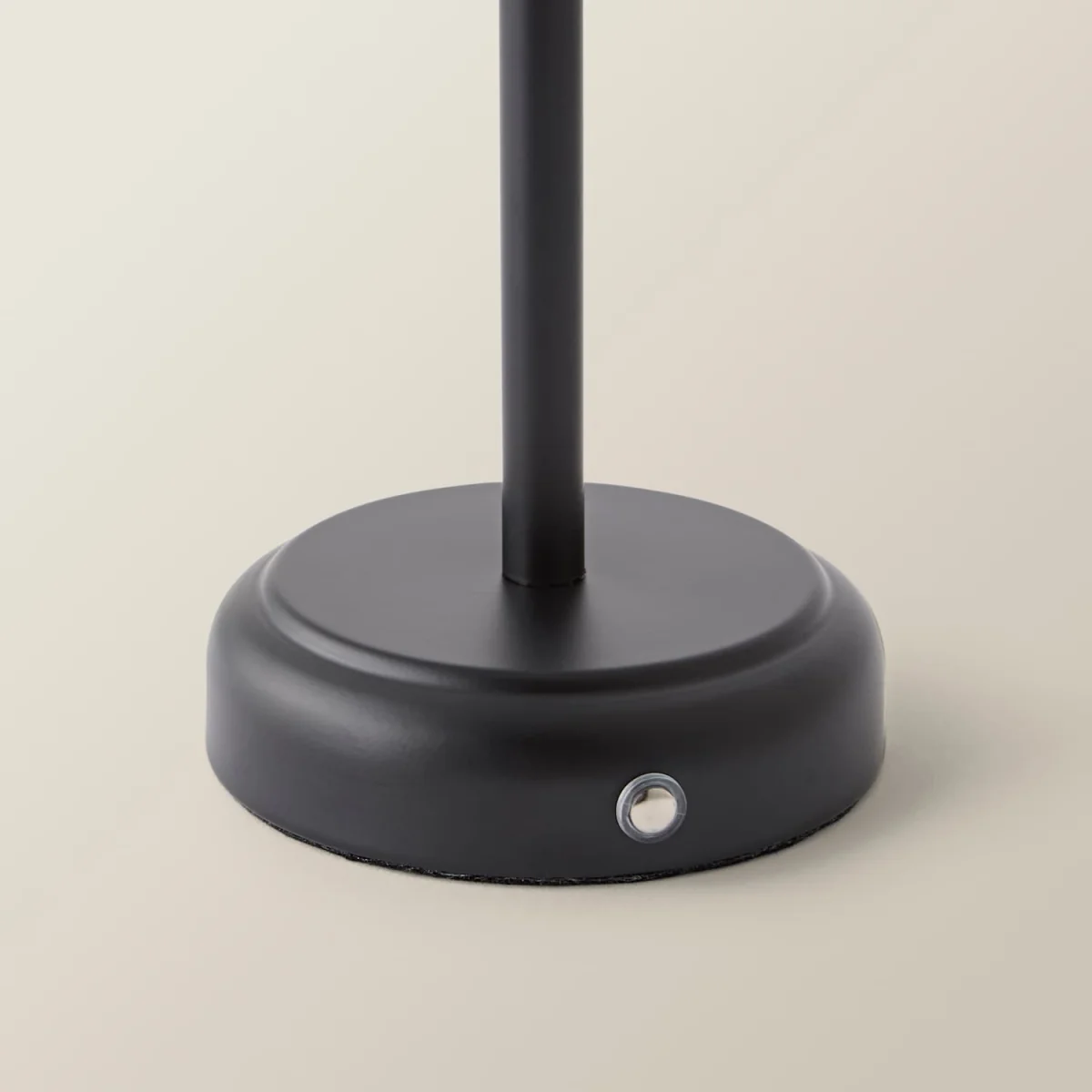 Avery Portable Rechargeable Table Lamp - Matte Black – image 7