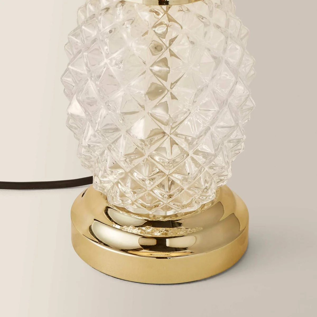 Pineapple Table Lamp with Tapered Shade - Gold / Yes – image 6