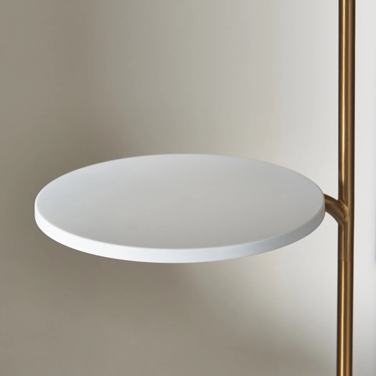 Newbury floor reading lamp - Brushed Brass Plate And White Cotton – image 3