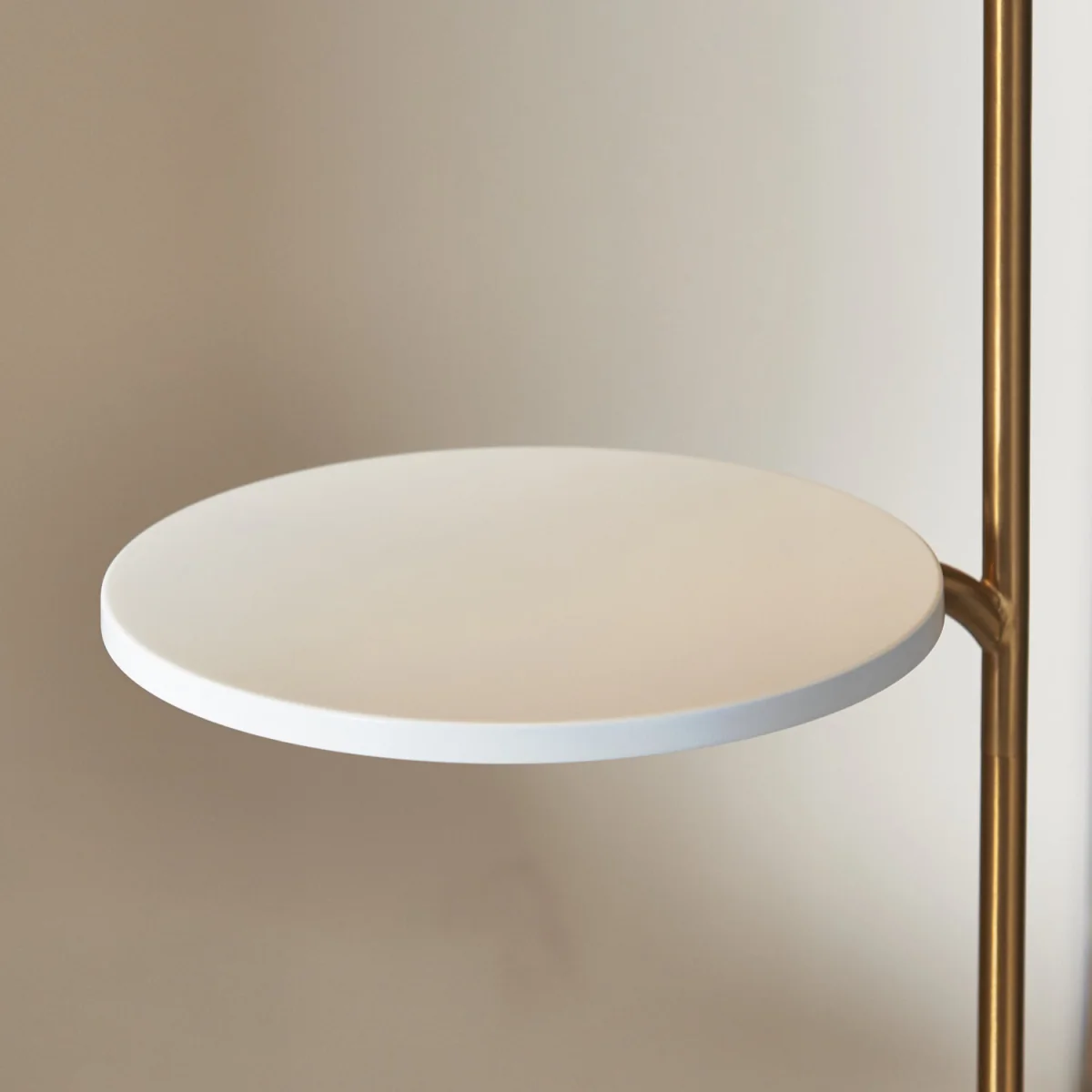 Newbury floor reading lamp - Brushed Brass Plate And White Cotton – image 6