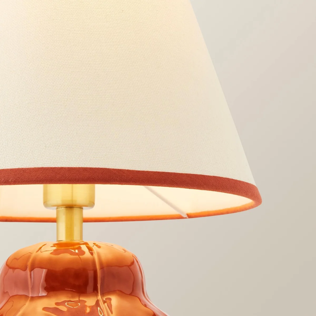Gourdette Glazed Table Lamp with Tapered Trim Shade - Burnt Orange / Yes – image 6