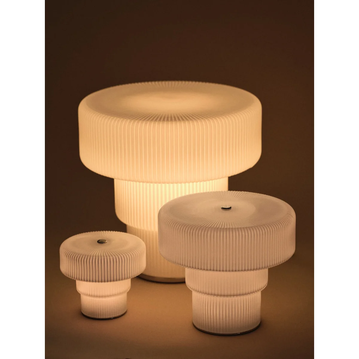 Mouth-Blown LED Table Lamp Ripple – image 3