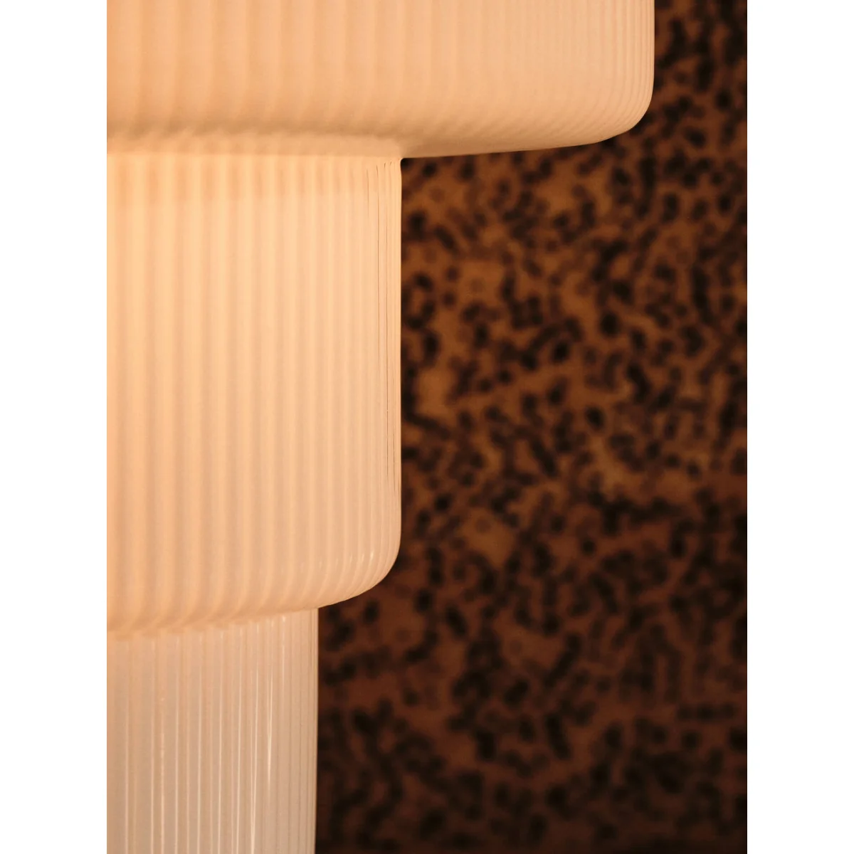 Mouth-Blown LED Table Lamp Ripple – image 4