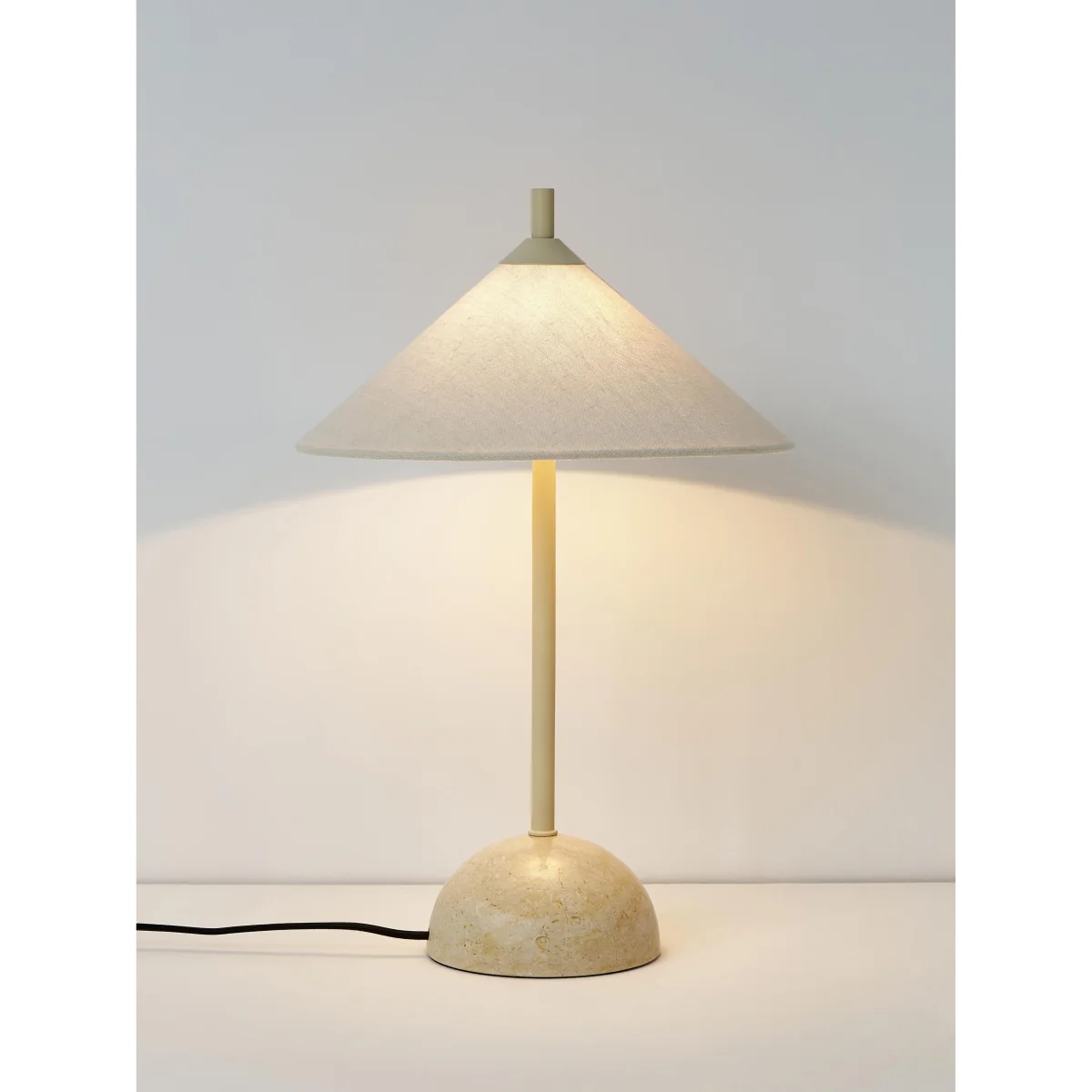 Table lamp Vica with marble base – image 3
