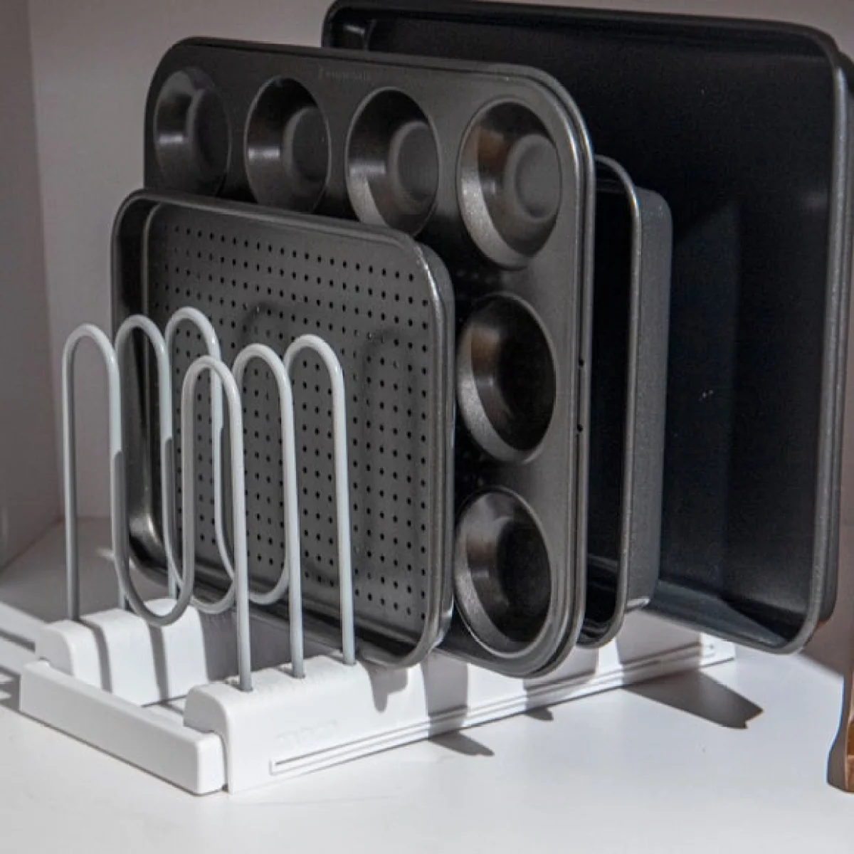 Expandable Cabinet Organiser – image 2