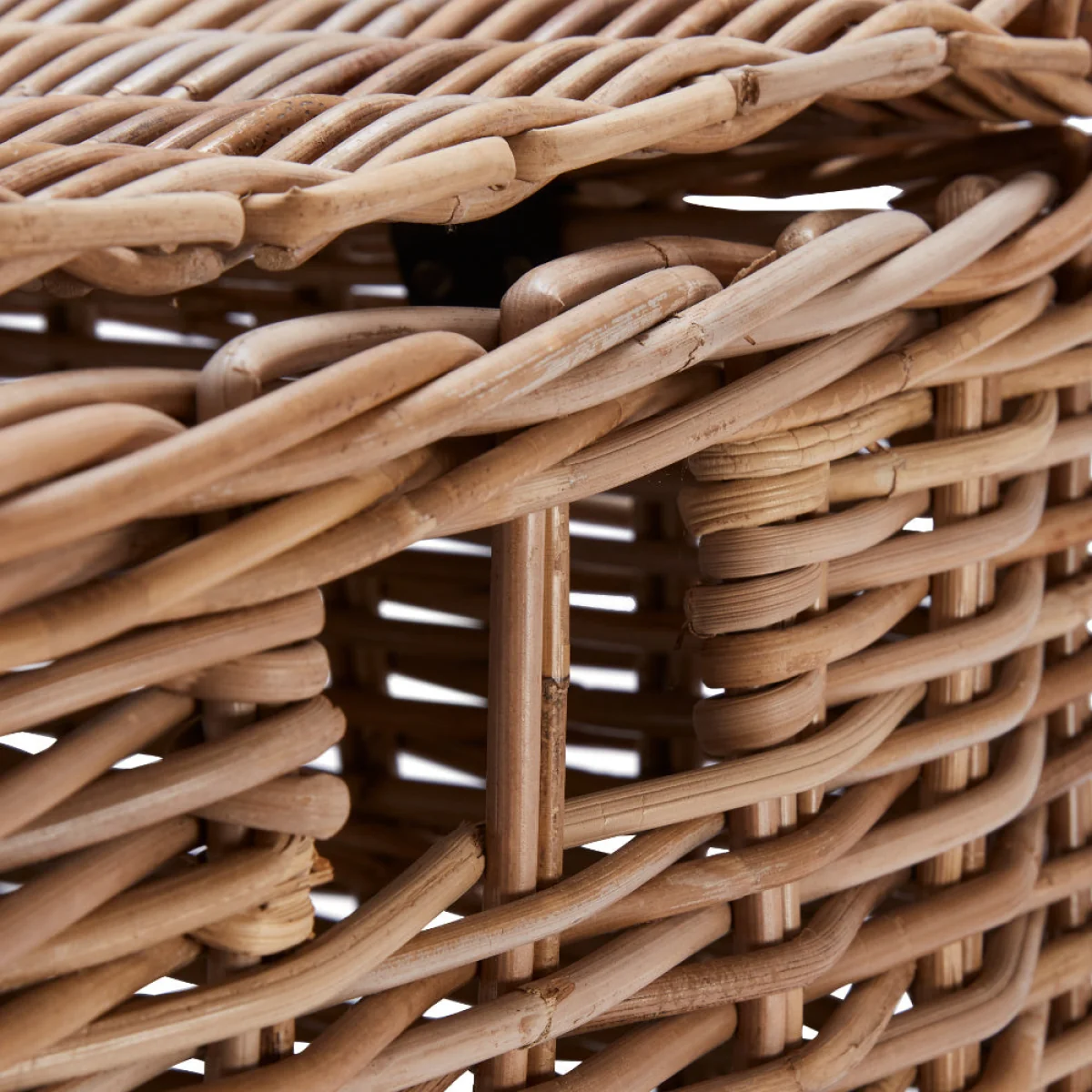 Wovenhill Kubu Rattan Storage Trunk – image 13