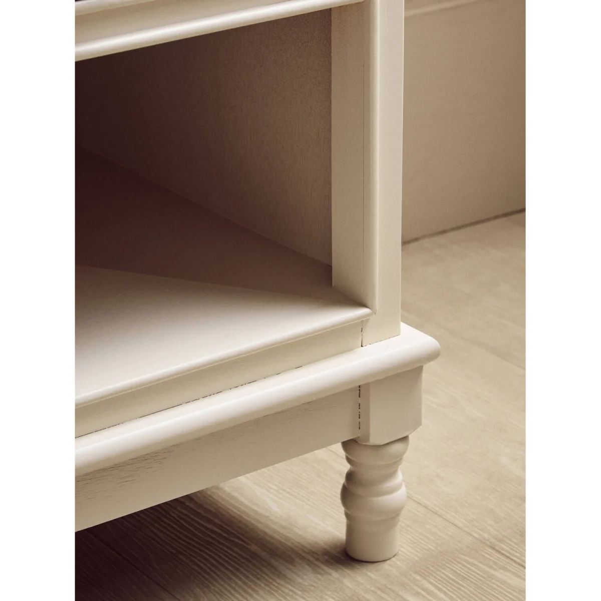 Heritage 3 Drawer White Cabinet - White – image 4