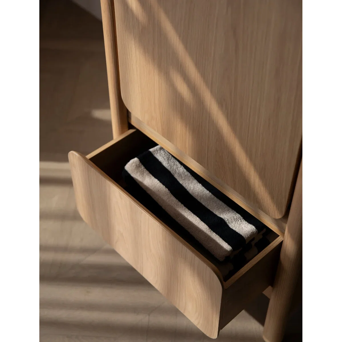 Toffee Cabinet with one door Natural – image 4