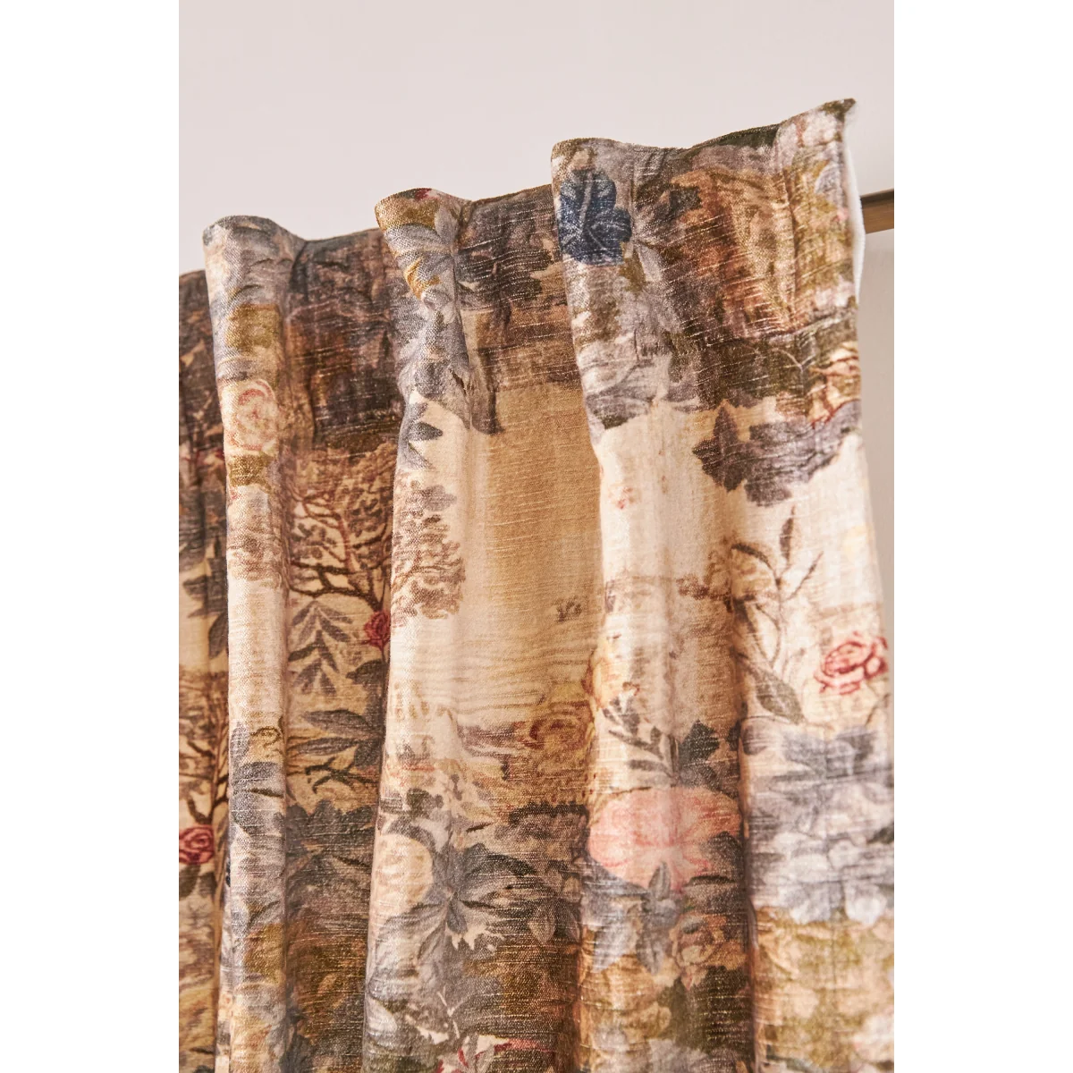 Francois Printed Velvet Curtain – image 2