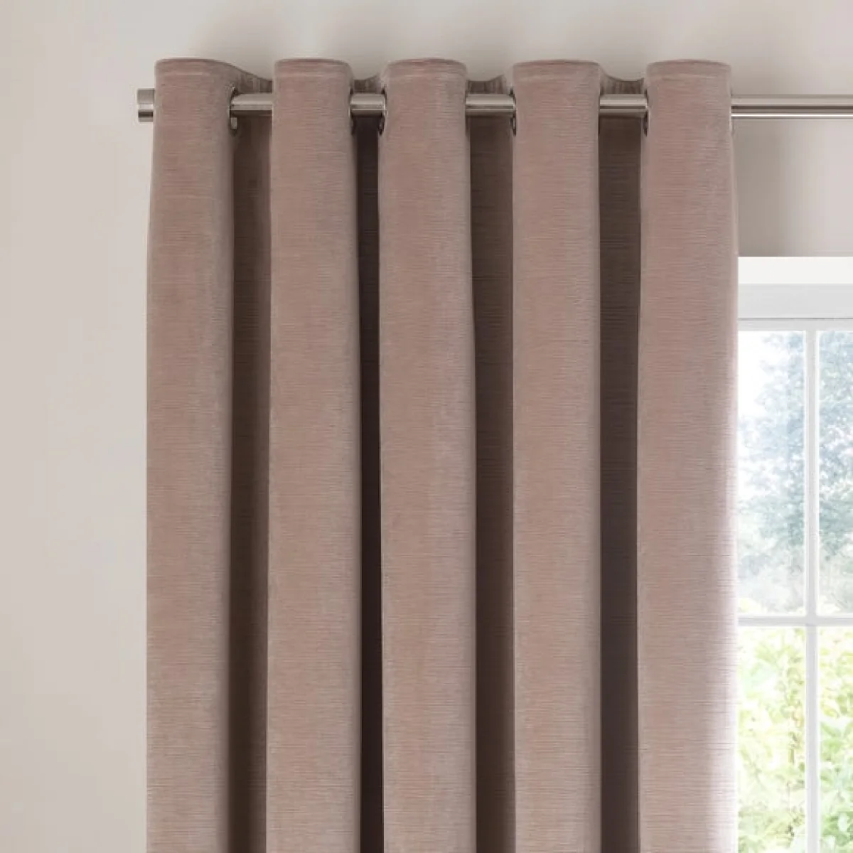 Shimmer Velour Eyelet Curtains – image 1