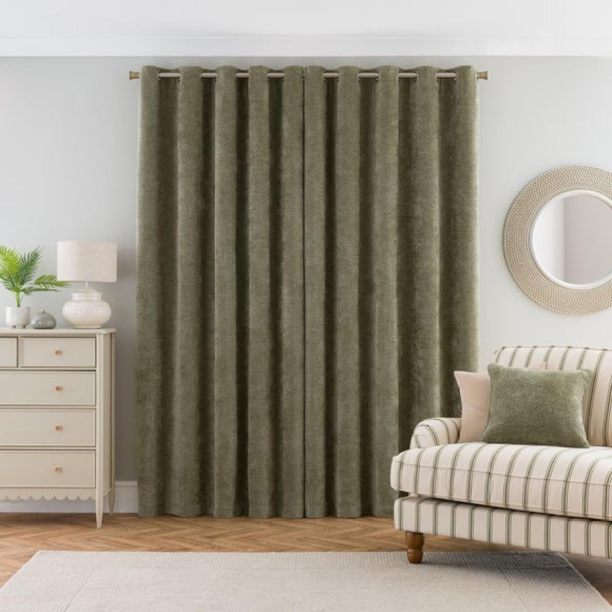 Alayna Chenille Eyelet Curtains – image 4