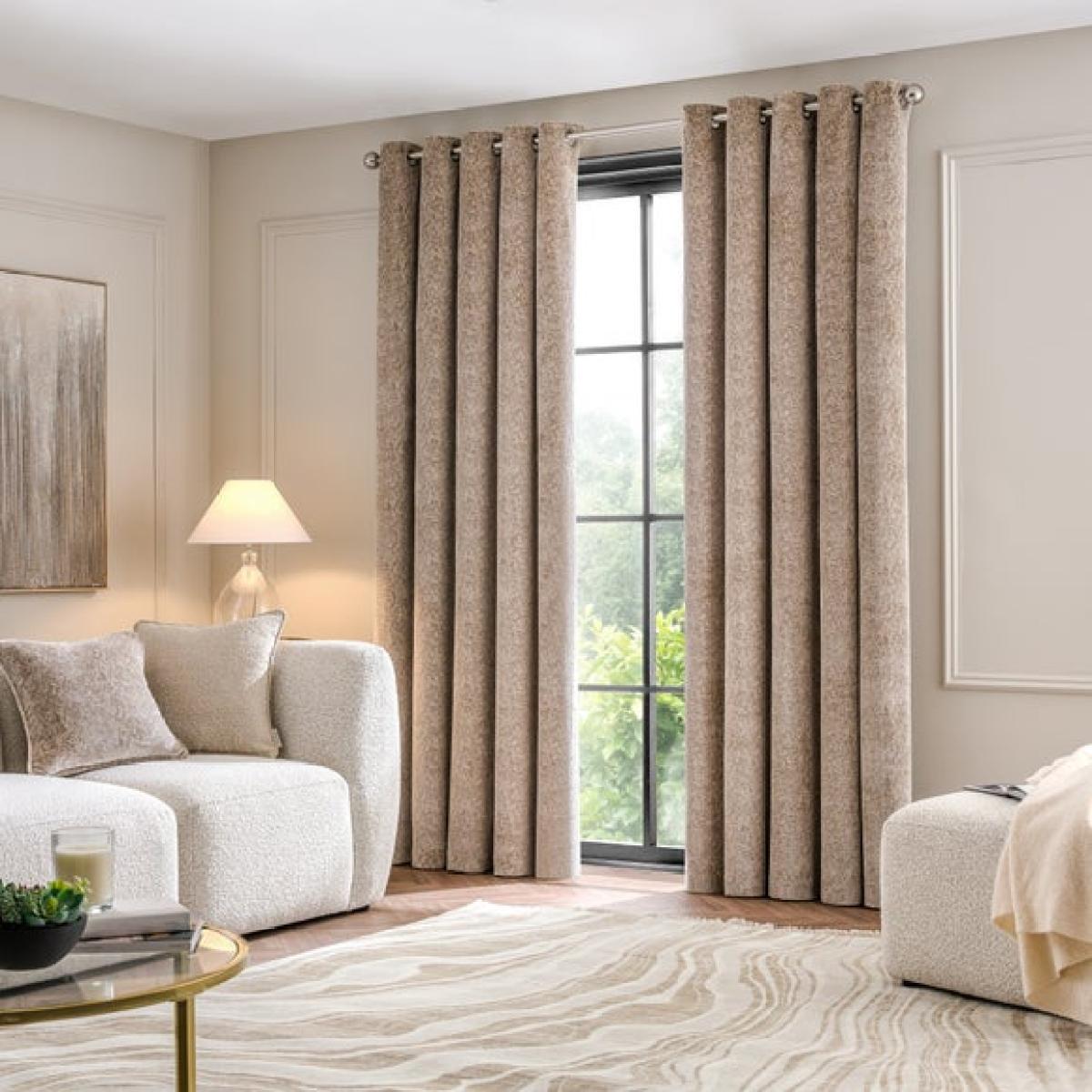Luxe Textured Velvet Eyelet Curtains – image 2