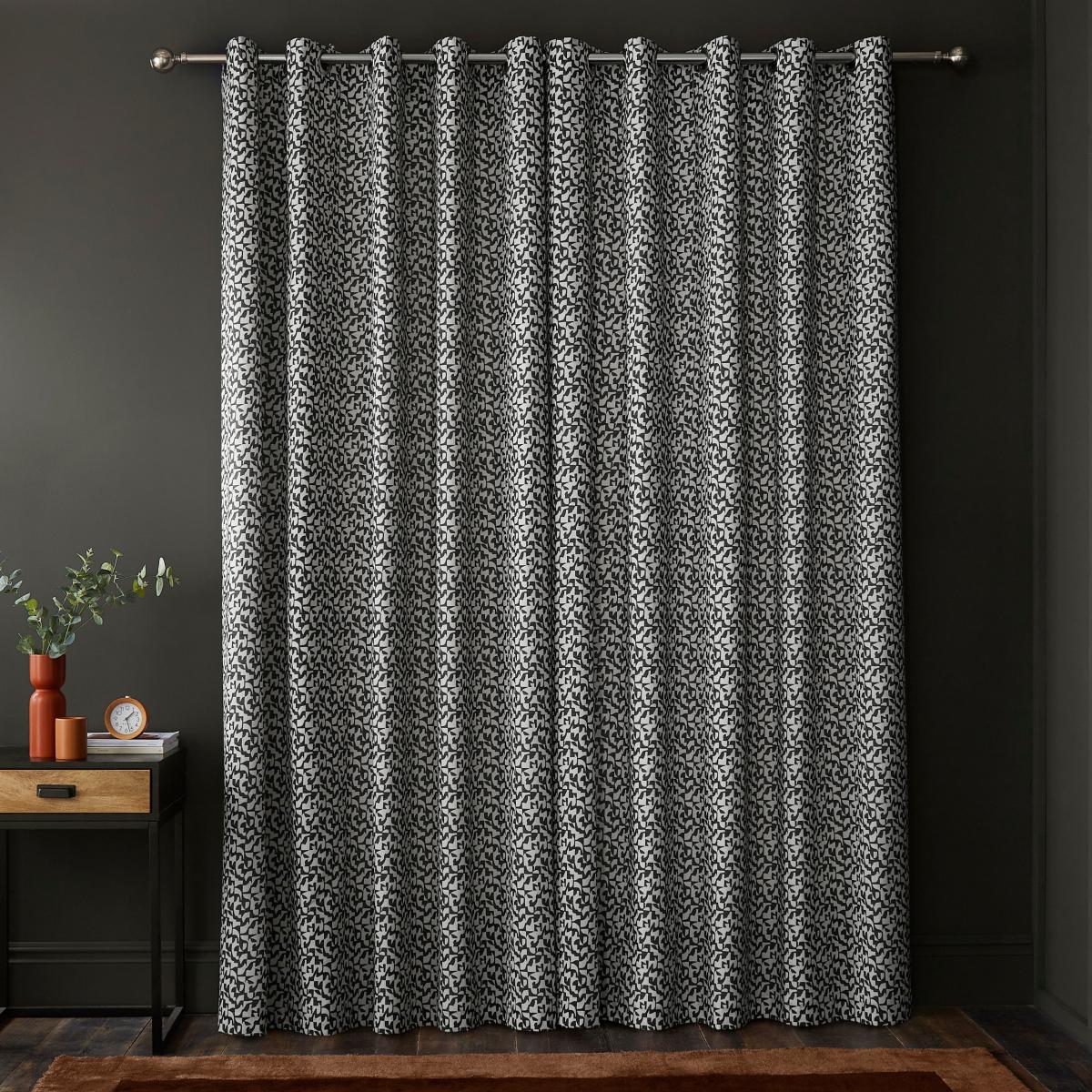 Valter Mino Geometric Blackout Eyelet Curtains – image 3