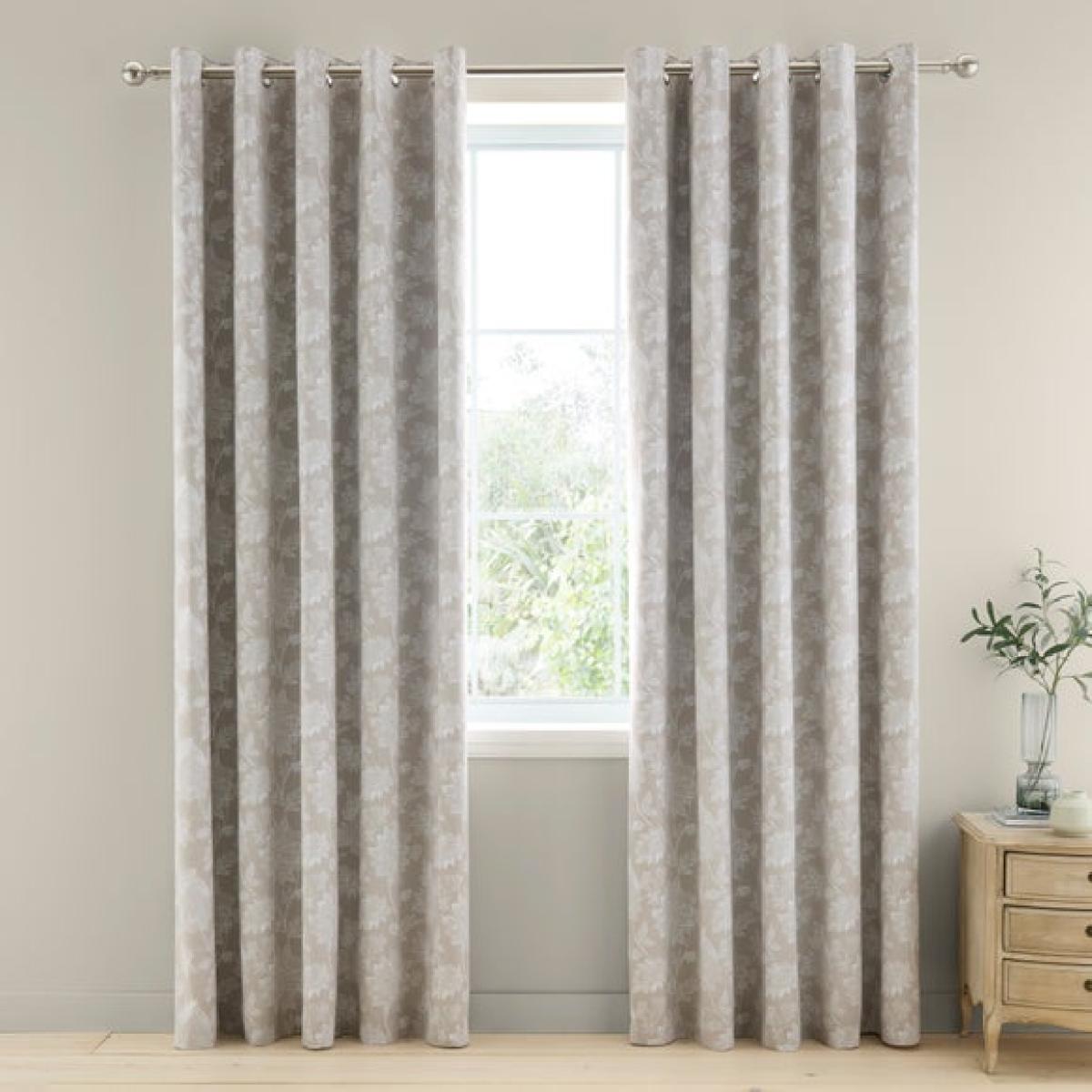 Tammi Trail Blackout Eyelet Curtains – image 2