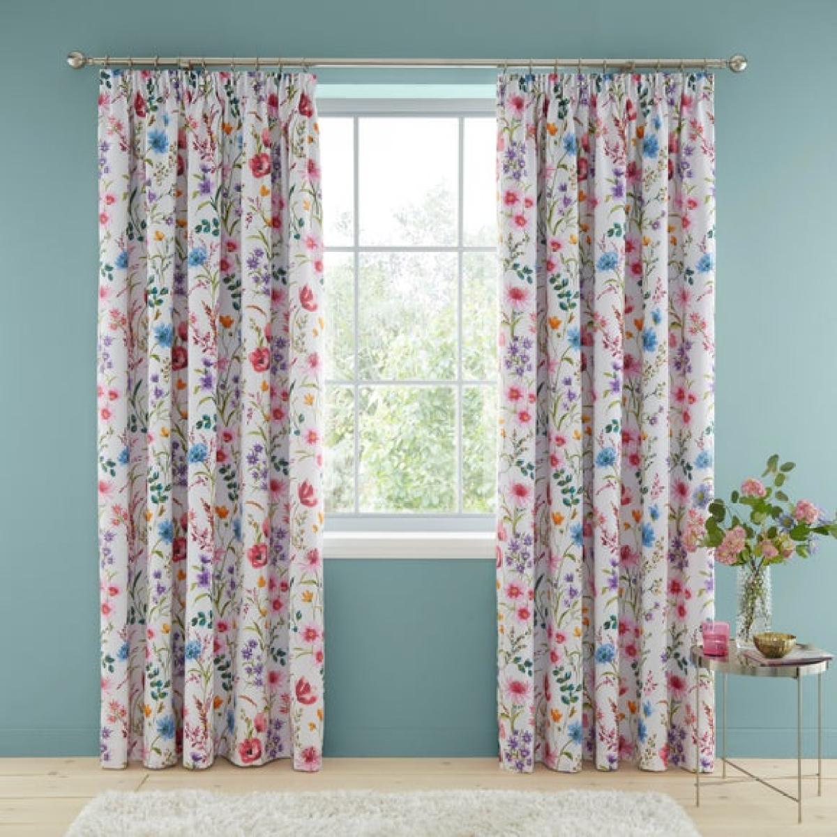 Foxley Ditsy Polycotton Blackout Pencil Pleat Curtains – image 2