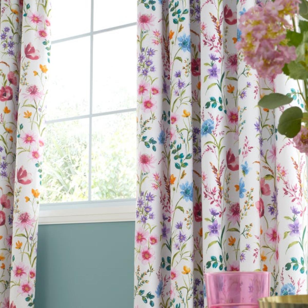 Foxley Ditsy Polycotton Blackout Pencil Pleat Curtains – image 4