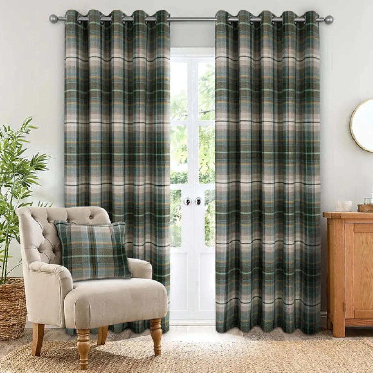 Sundour Gleneagles Blackout Eyelet Curtains – image 2