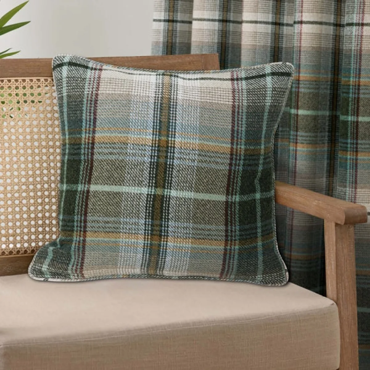 Sundour Gleneagles Blackout Eyelet Curtains – image 5