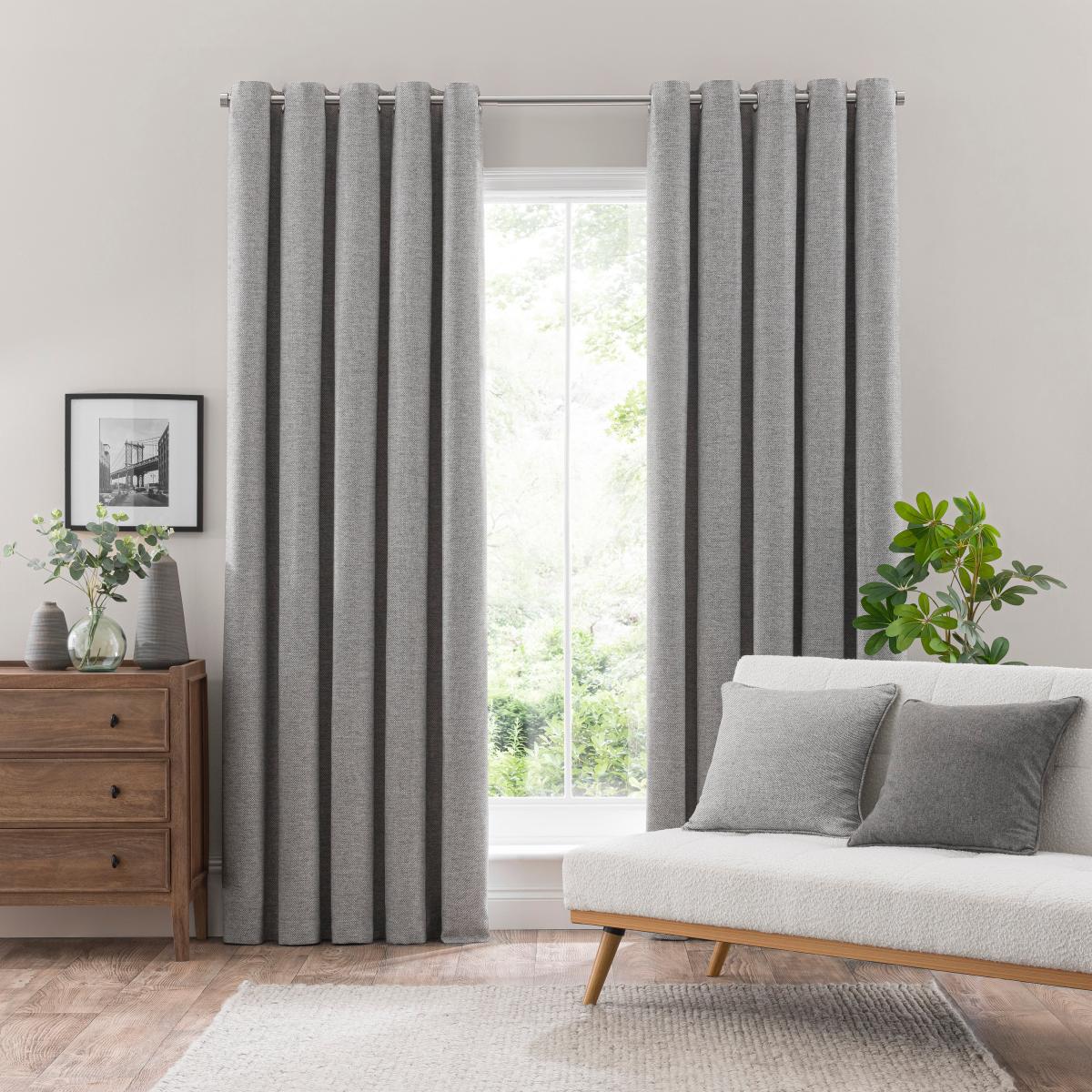 Chester Eyelet Curtains – image 2