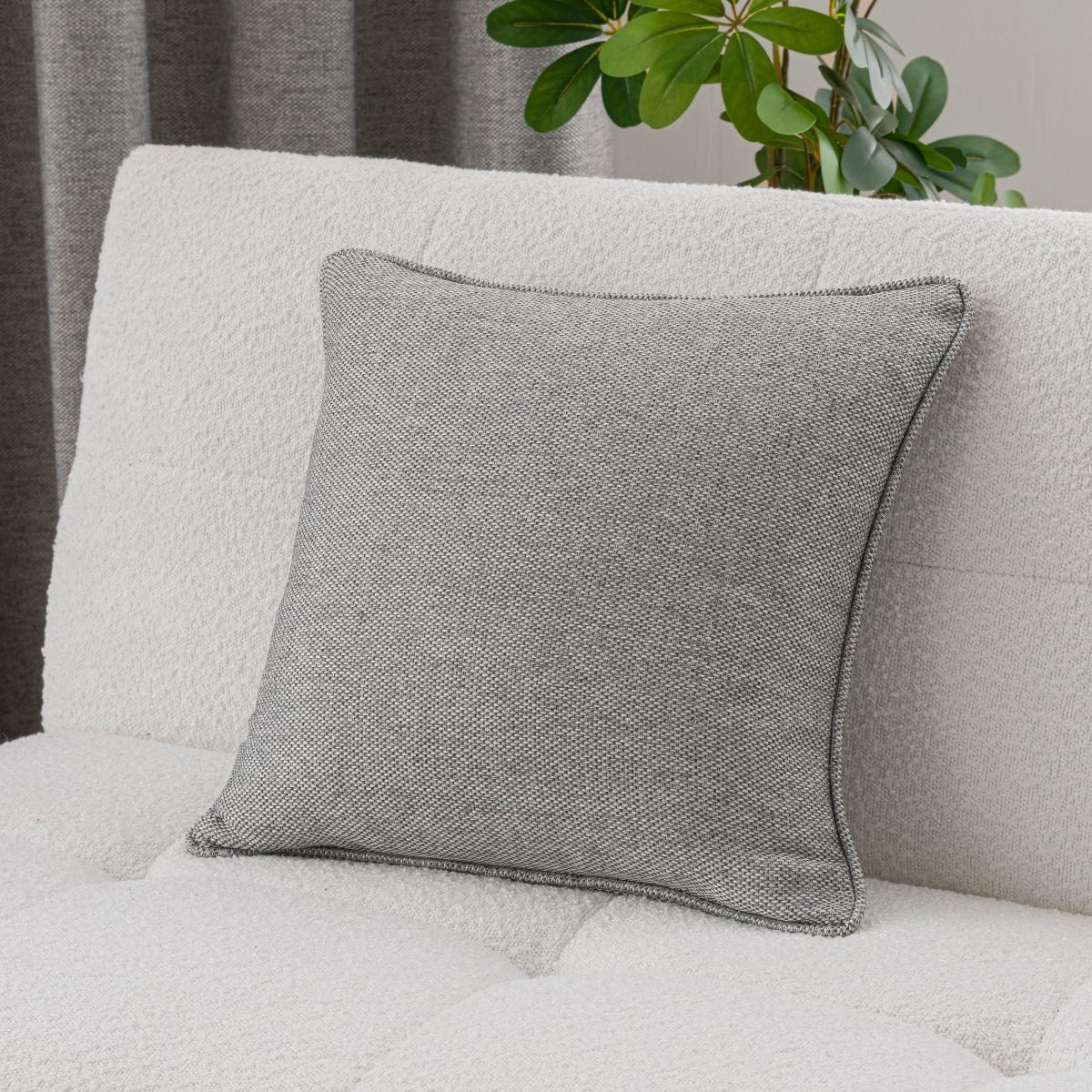 Chester Eyelet Curtains – image 6