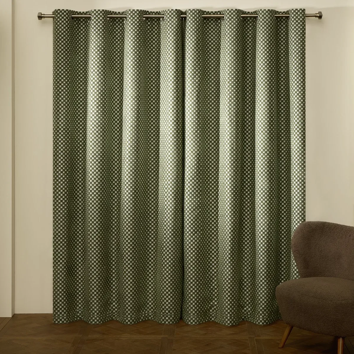 Habitat Chequered Blackout Eyelet Curtain - Green - 117x137cm – image 3