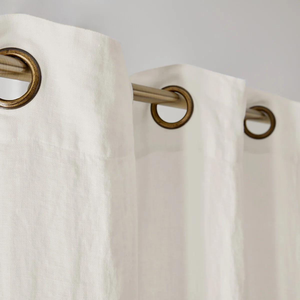 Elba Linen Curtain with Eyelets – image 4