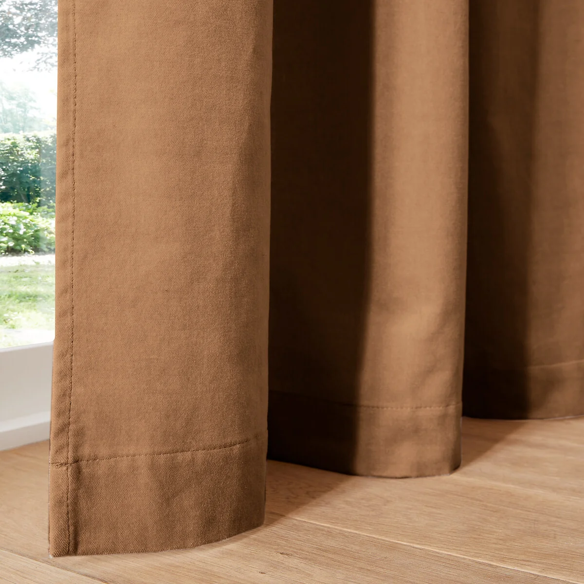 Velvet Single Hidden Tab Curtain – image 4