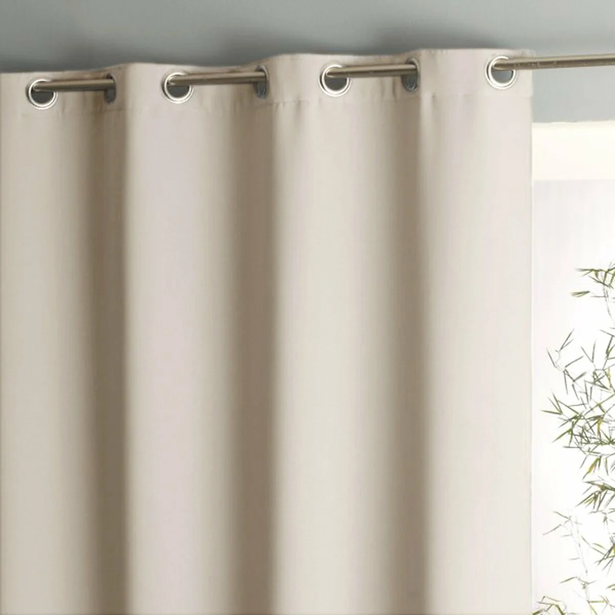 Voda Blackout Radiator Curtain with Eyelets – image 1