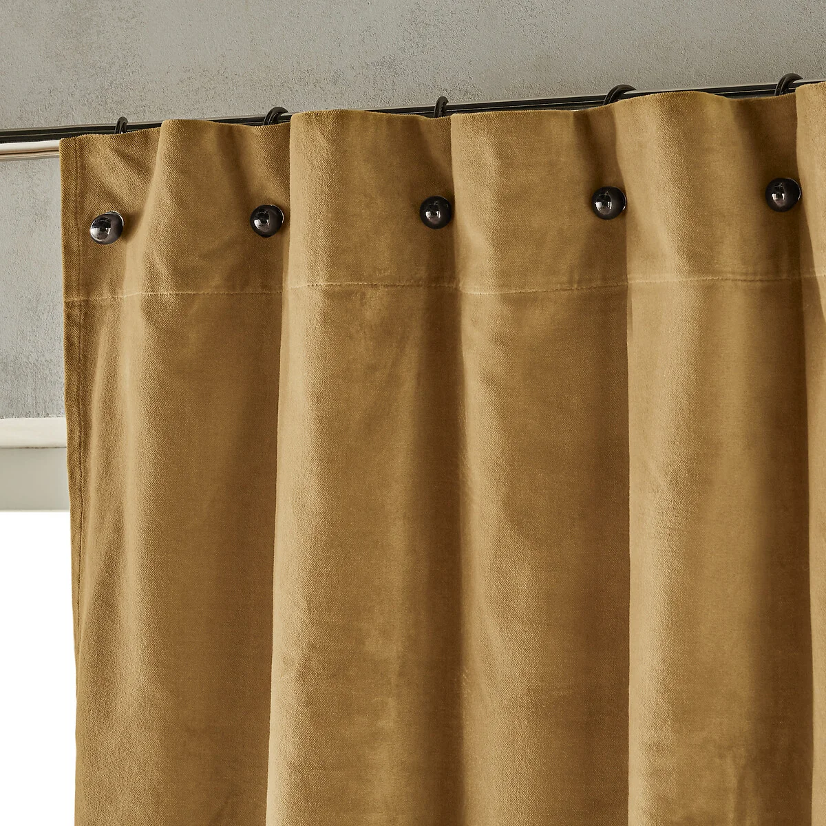 Lavezzi Single Velvet Curtain with Little Eyelets – image 2