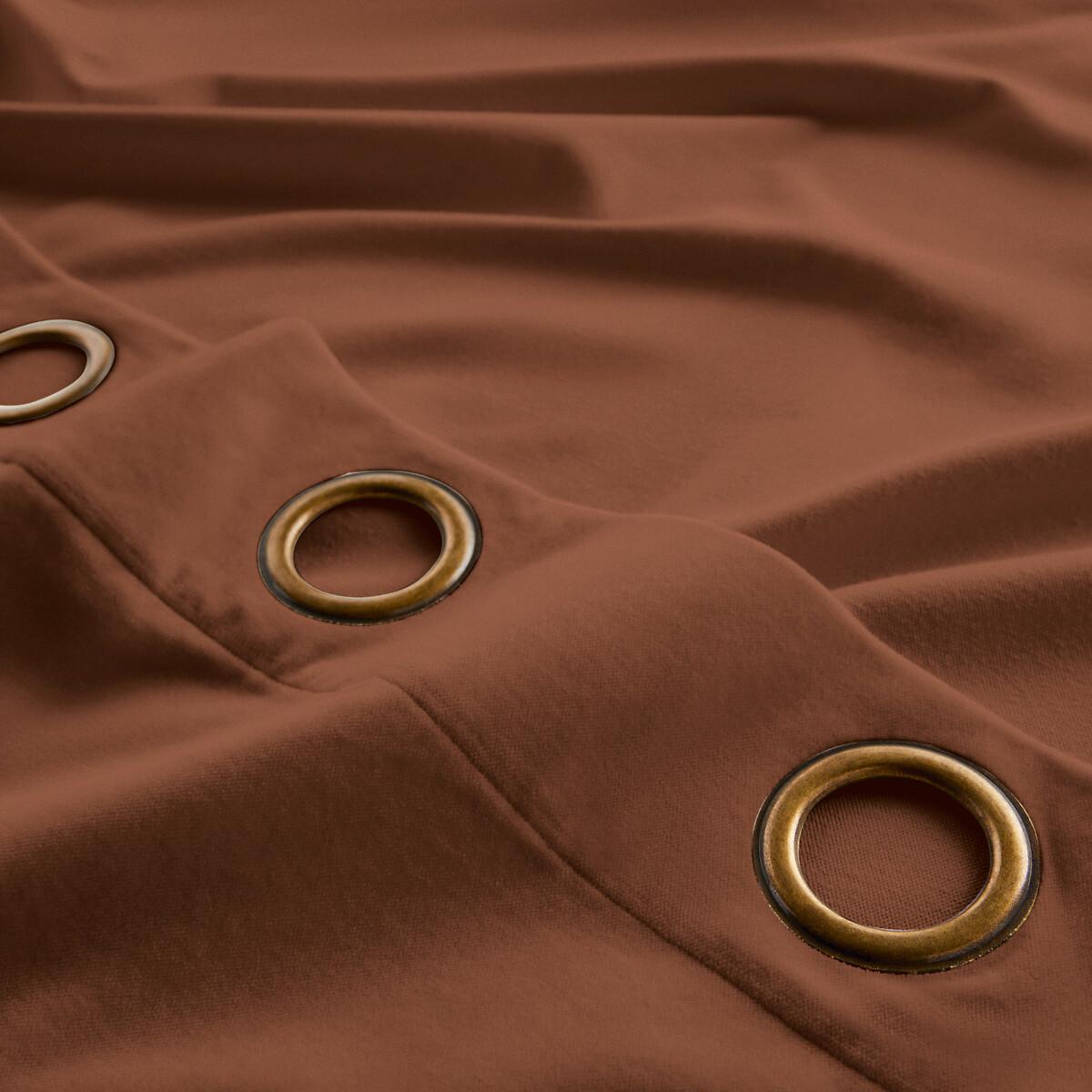 Velvet Eyelet Curtain – image 3