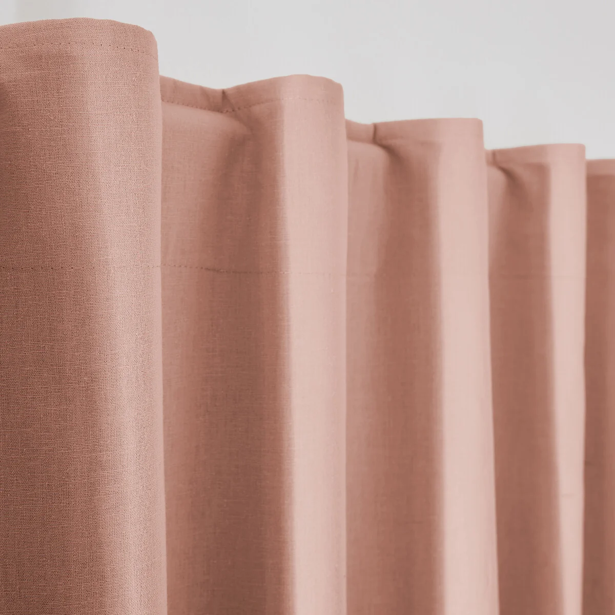 Lincot Hidden Tab Blackout Curtain – image 5