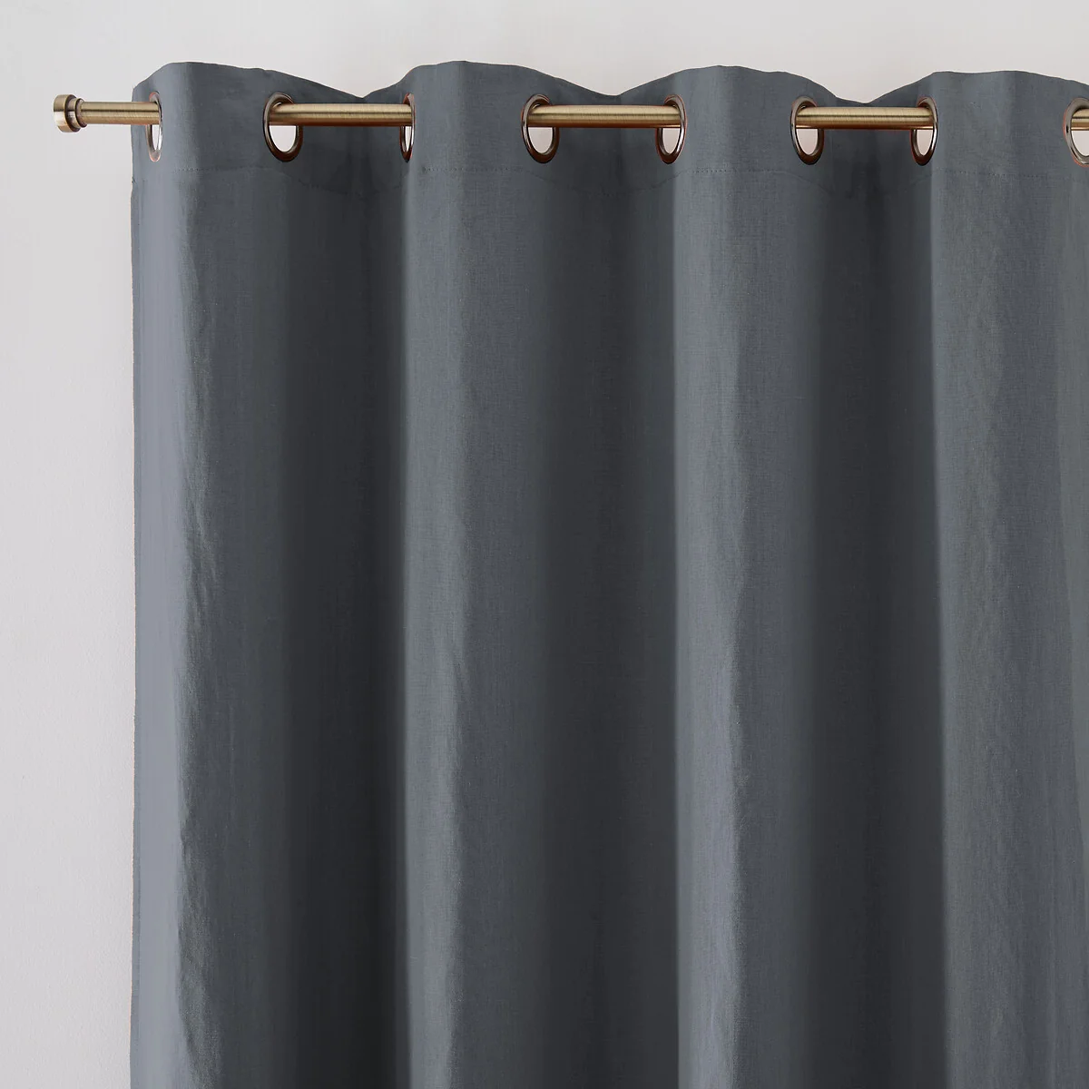Onega Washed Linen Single Lined Blackout Curtain with Eyelets – image 2
