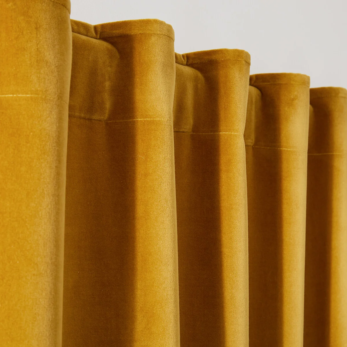 Velvet Hidden Tab Curtain – image 5