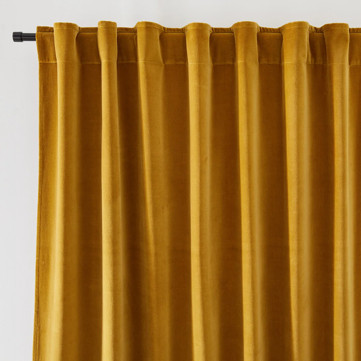 Velvet Hidden Tab Curtain – image 1
