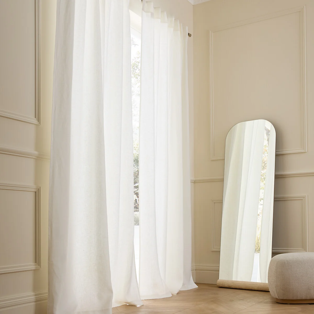 Private Curtain in Lined Washed Linen with Concealed Tabs – image 1