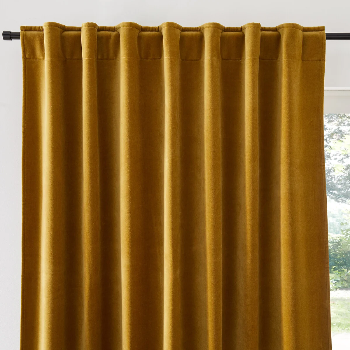 Velvet Thermal Curtain with Hidden Tabs – image 1